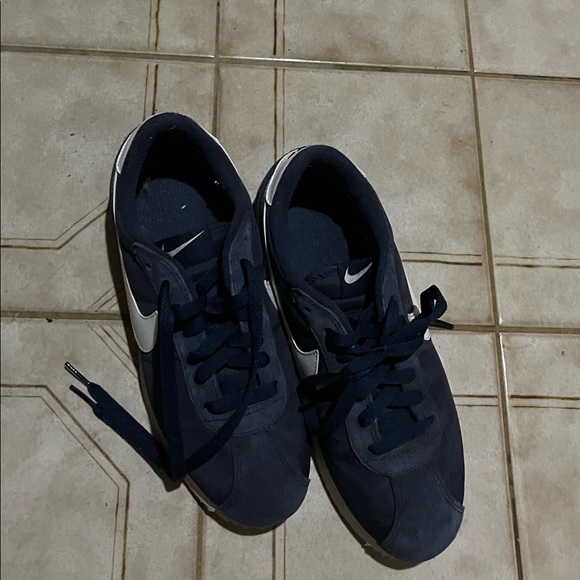 Nike, 7, Blue w/ White swoosh - Picture 4 of 5